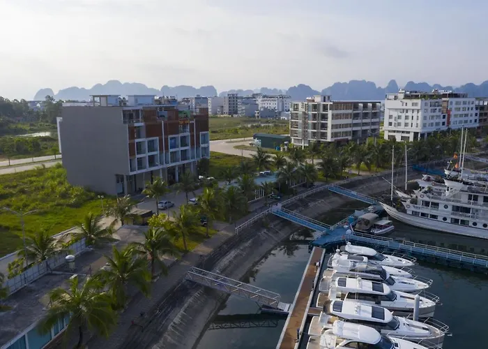 Sunshine Tuan Chau Ha Long